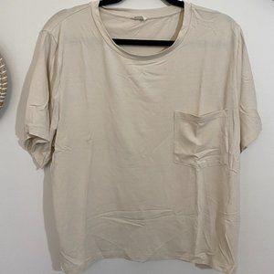 Aritzia Wilfred Free Pocket T-Shirt beige/cream size L